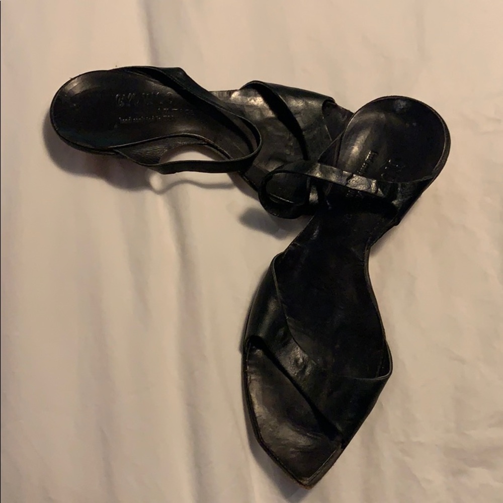Cydwoq Sandal